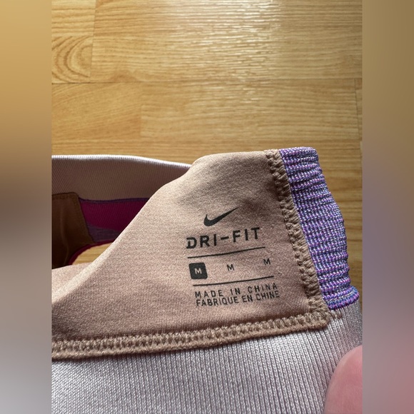 Nike Icon Clash Women's Seamless Light-Support Sports Bra - Picture 6 of 6